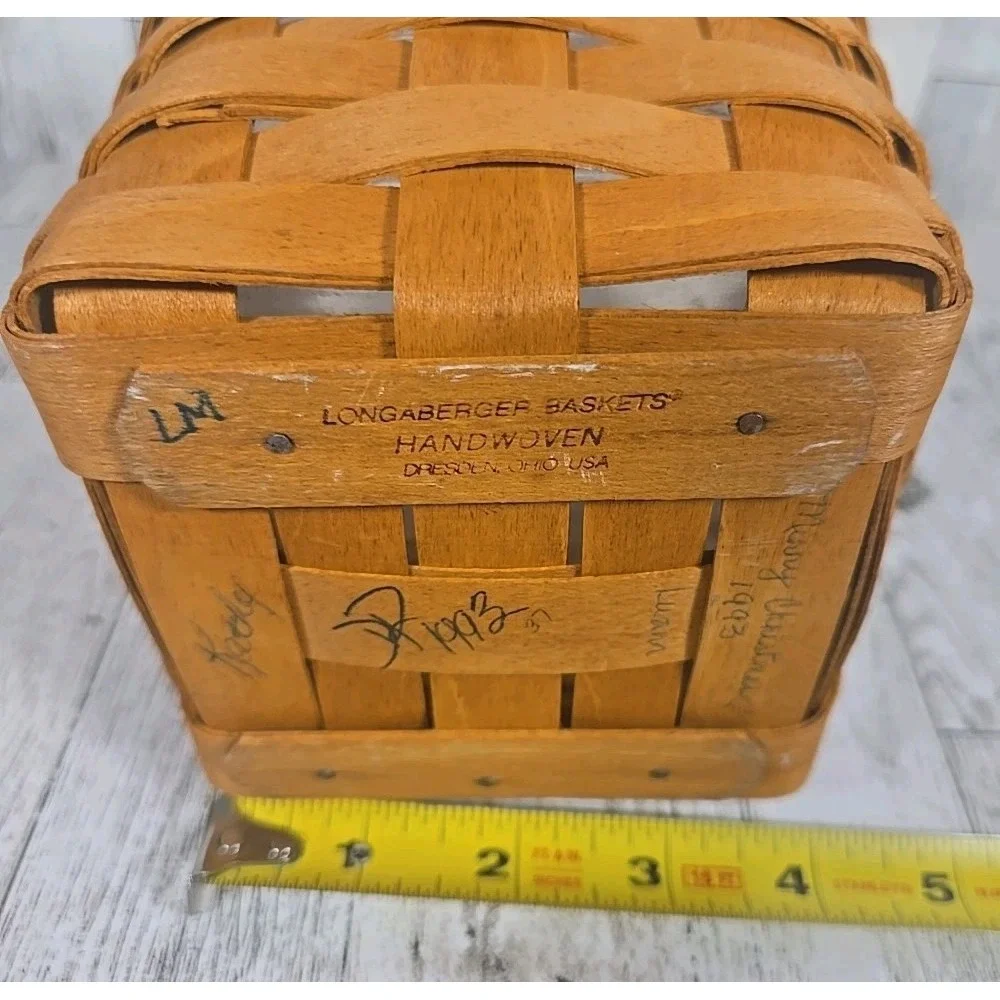 Longaberger Basket with Charm Vertical Handled 1993 Protector 10